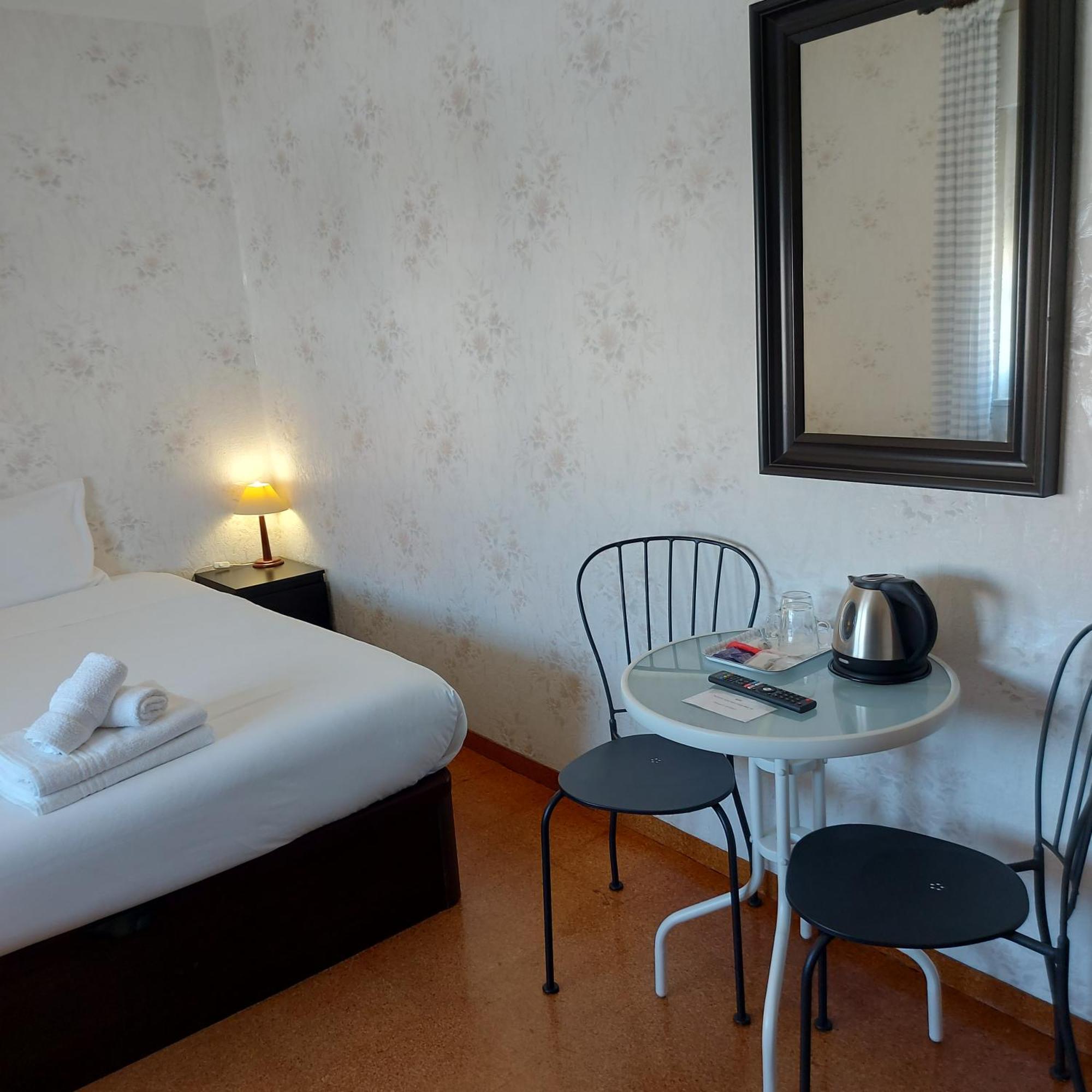 ホテル Soleil Bleu ヴィラ・ノヴァ・デ・ミルフォンテス 部屋 写真